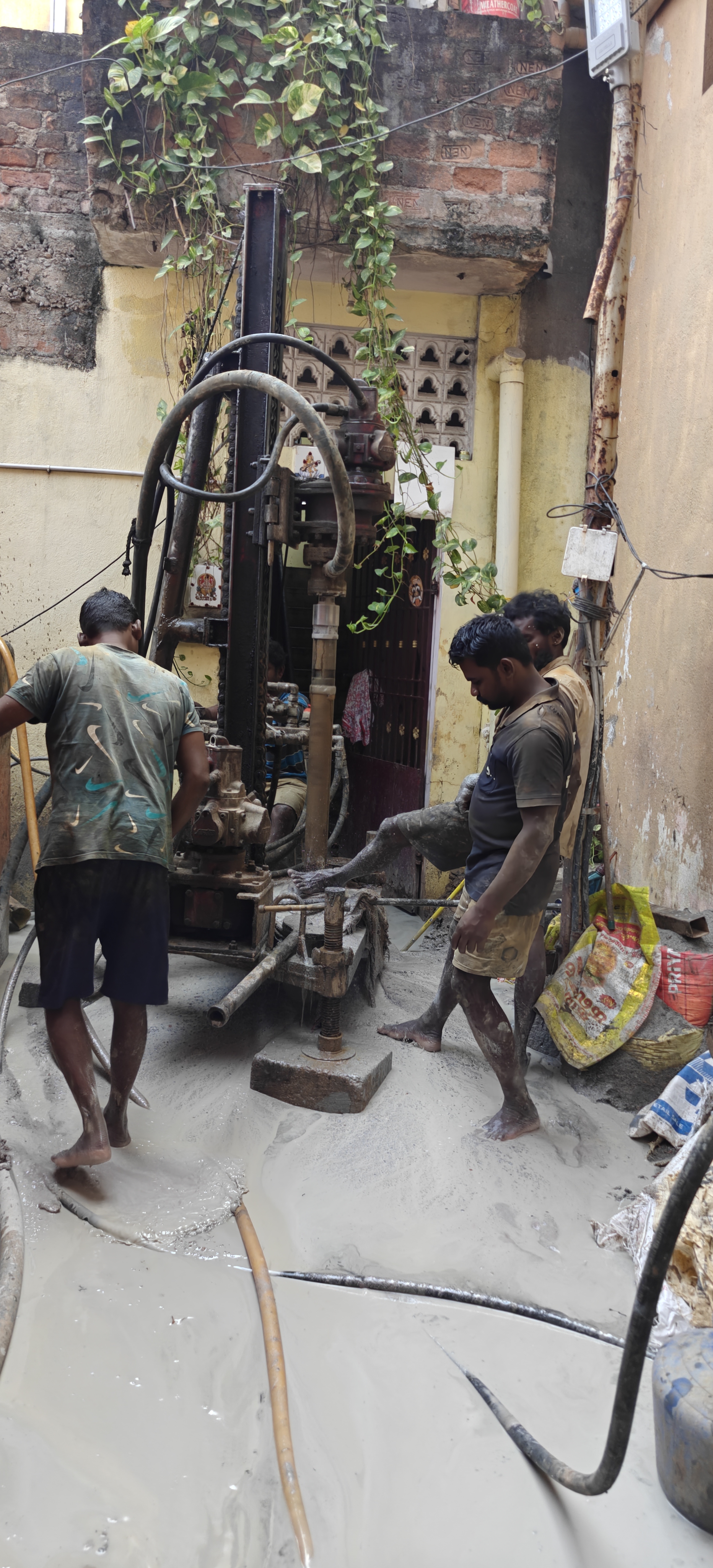 BOREWELL COMPRESSOR DRILLING